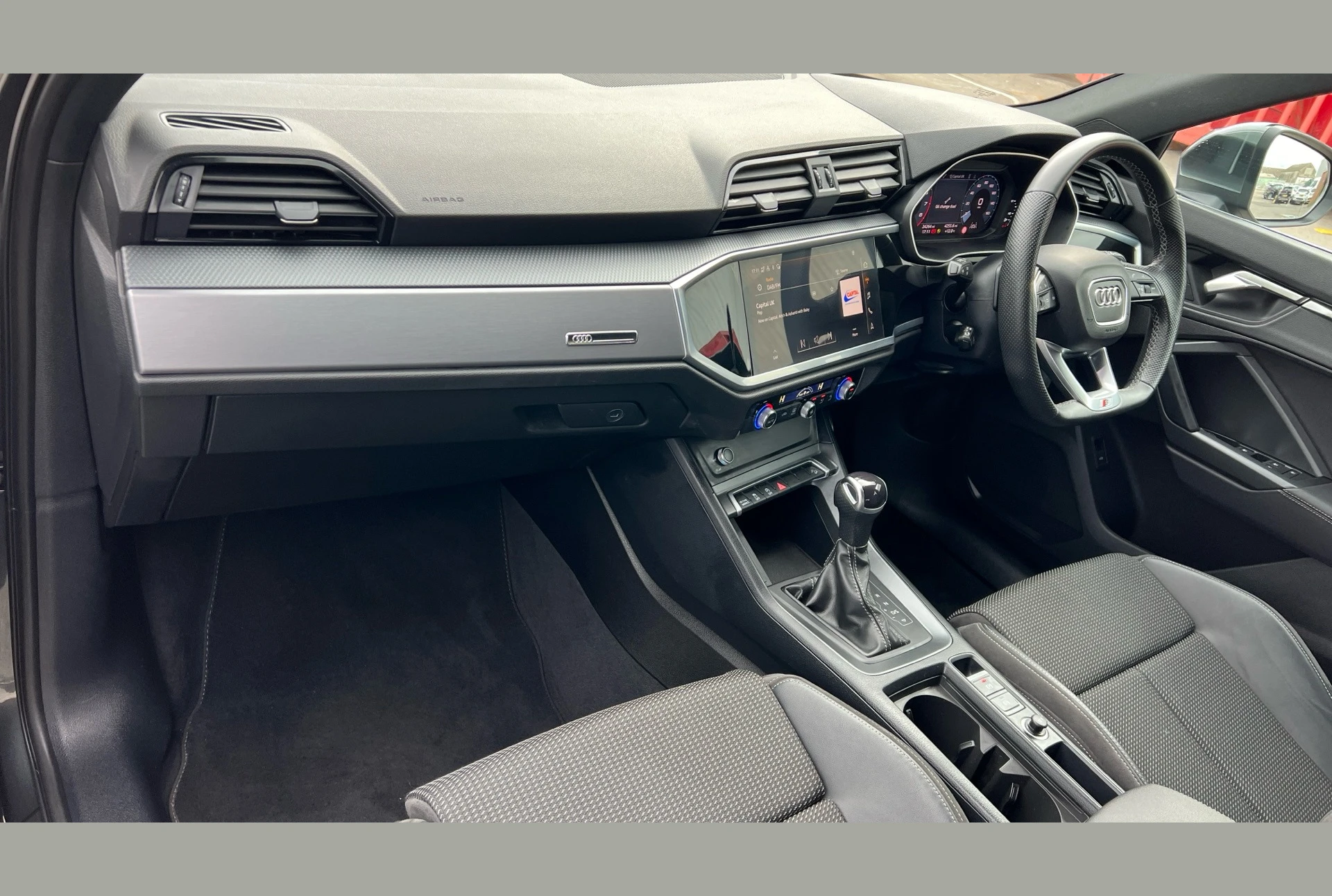 Audi Q3, photo 4 of 6