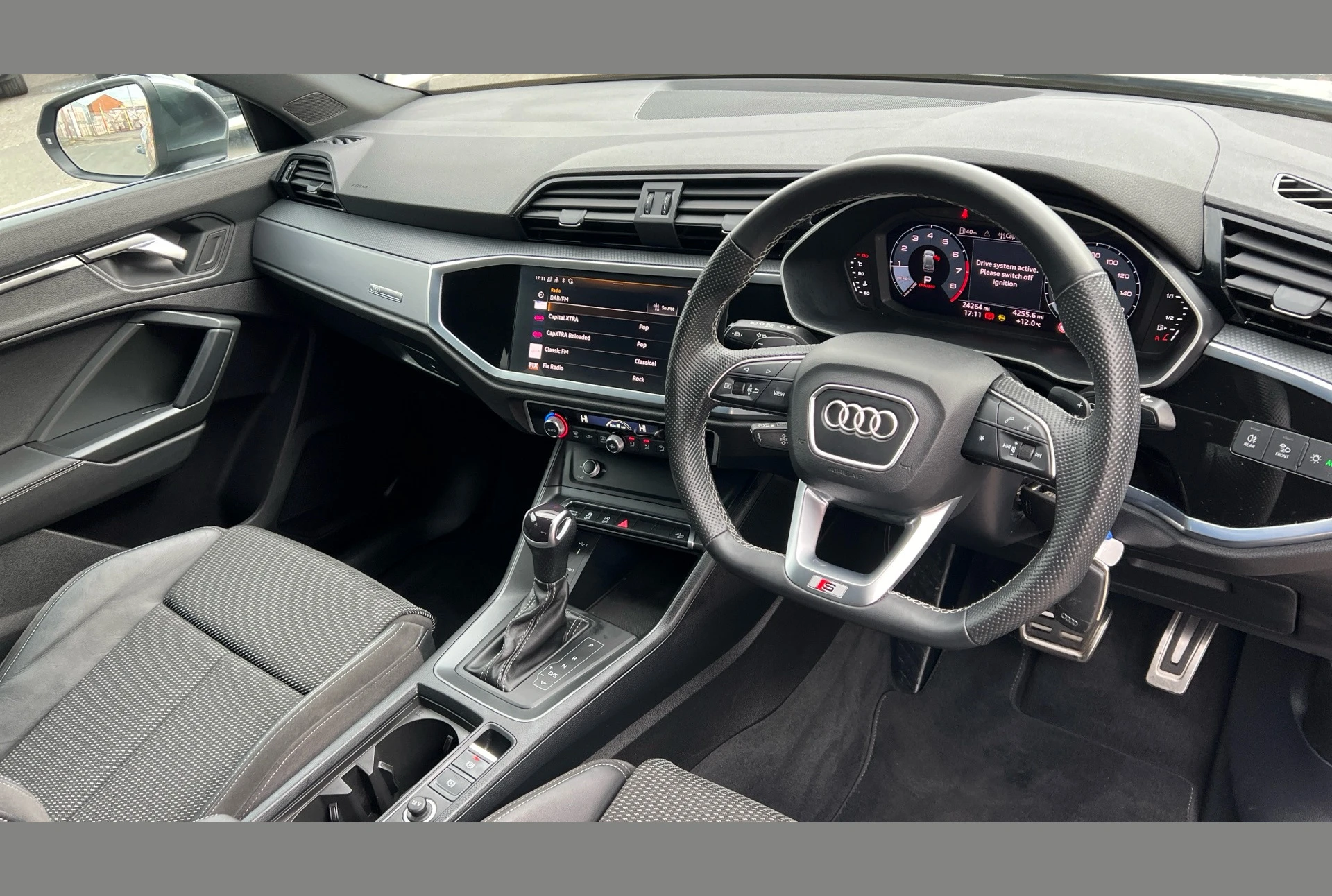 Audi Q3, photo 5 of 6