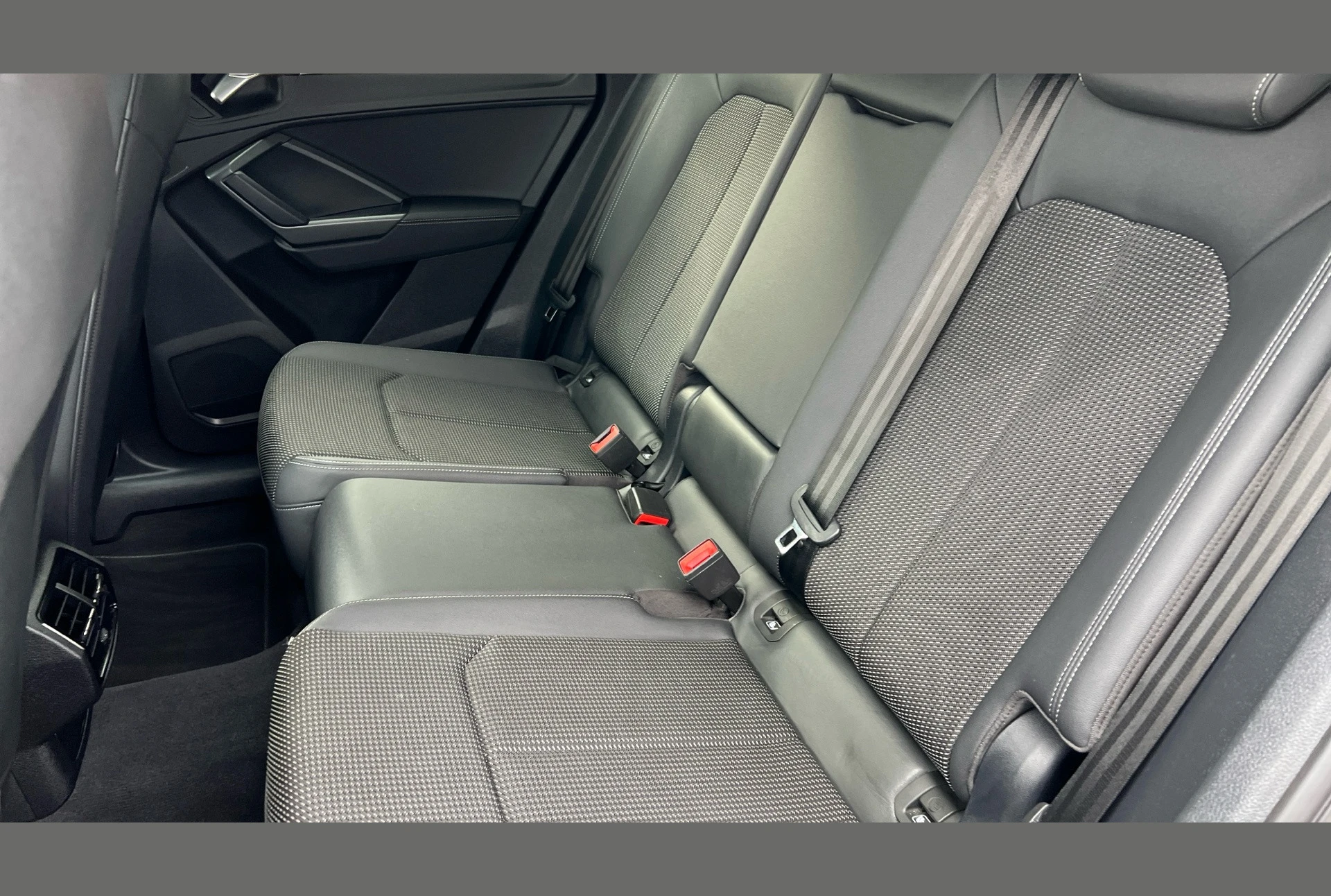 Audi Q3, photo 6 of 6