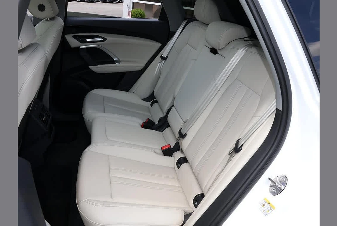 Audi Q5, photo 6 of 6