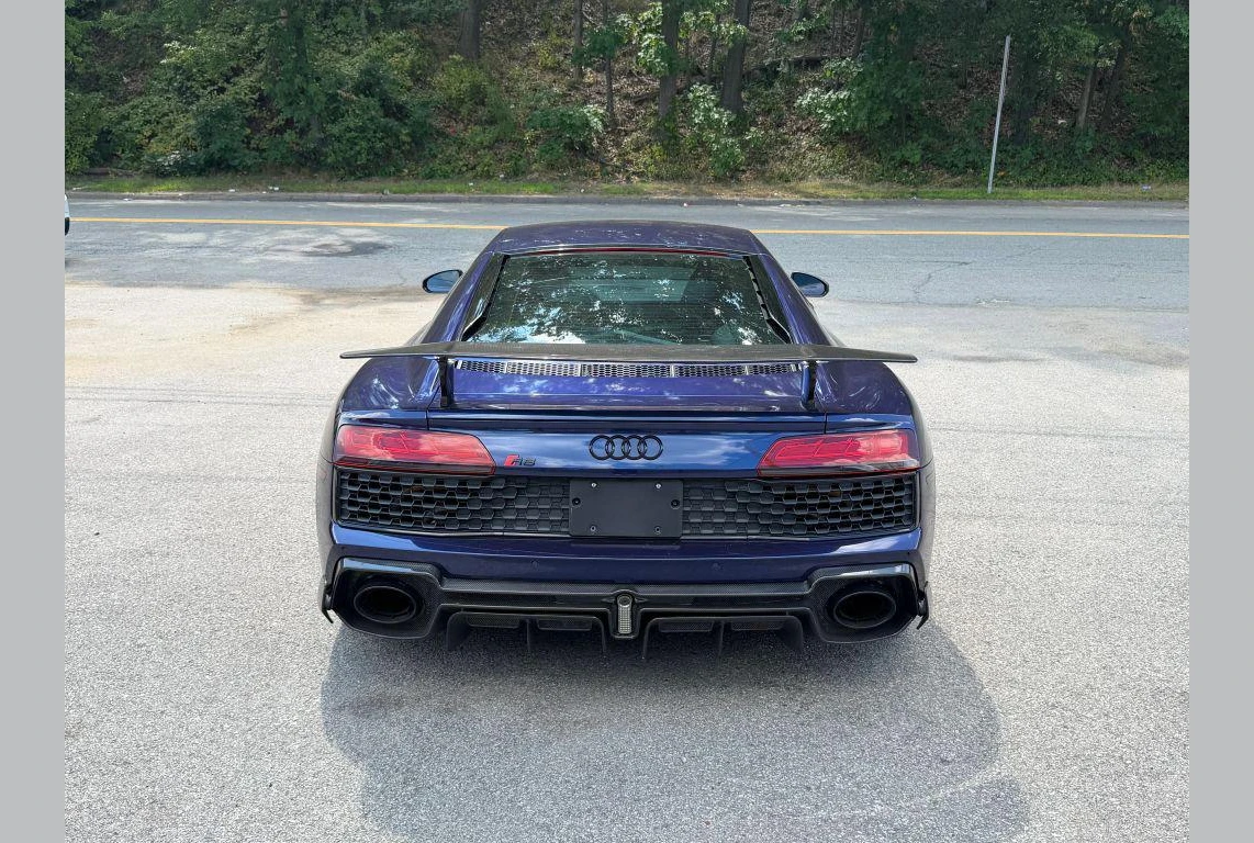 Audi R8, photo 2 of 6