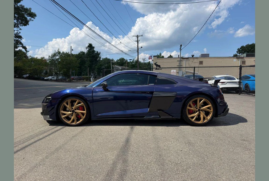 Audi R8, photo 3 of 6