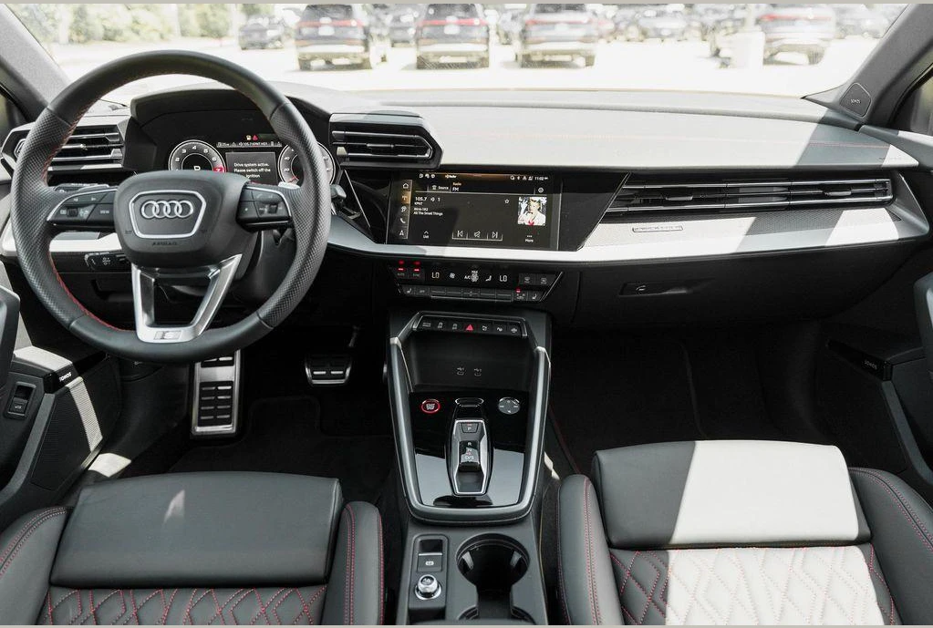 Audi S3, photo 4 of 6
