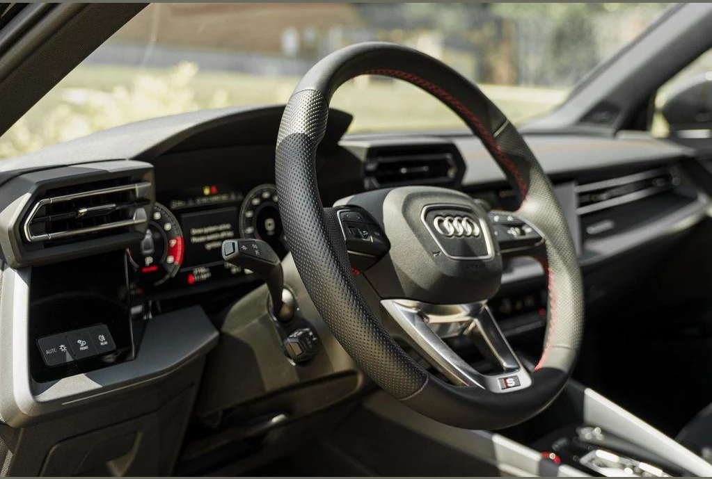 Audi S3, photo 5 of 6
