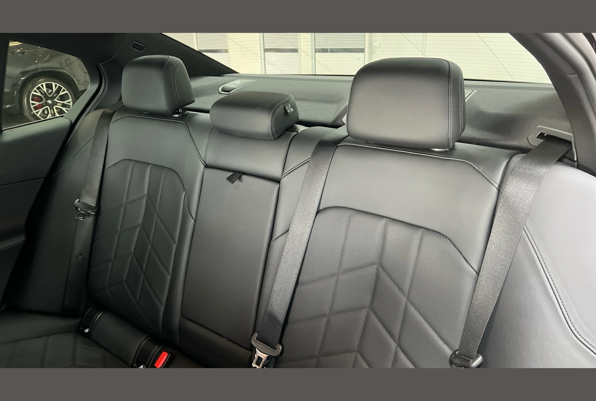 BMW 5 Series, photo 6 of 6