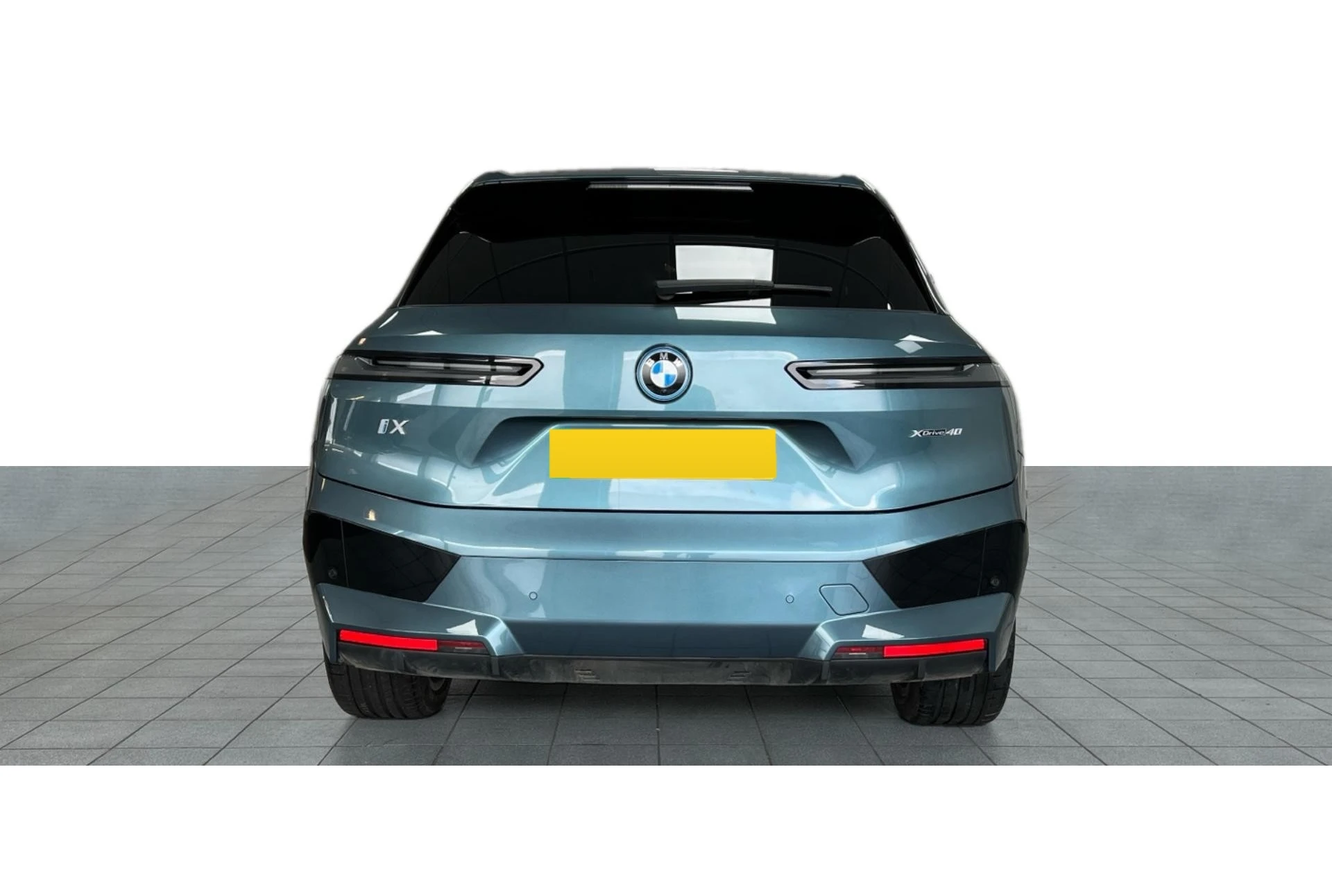 BMW iX, photo 2 of 6