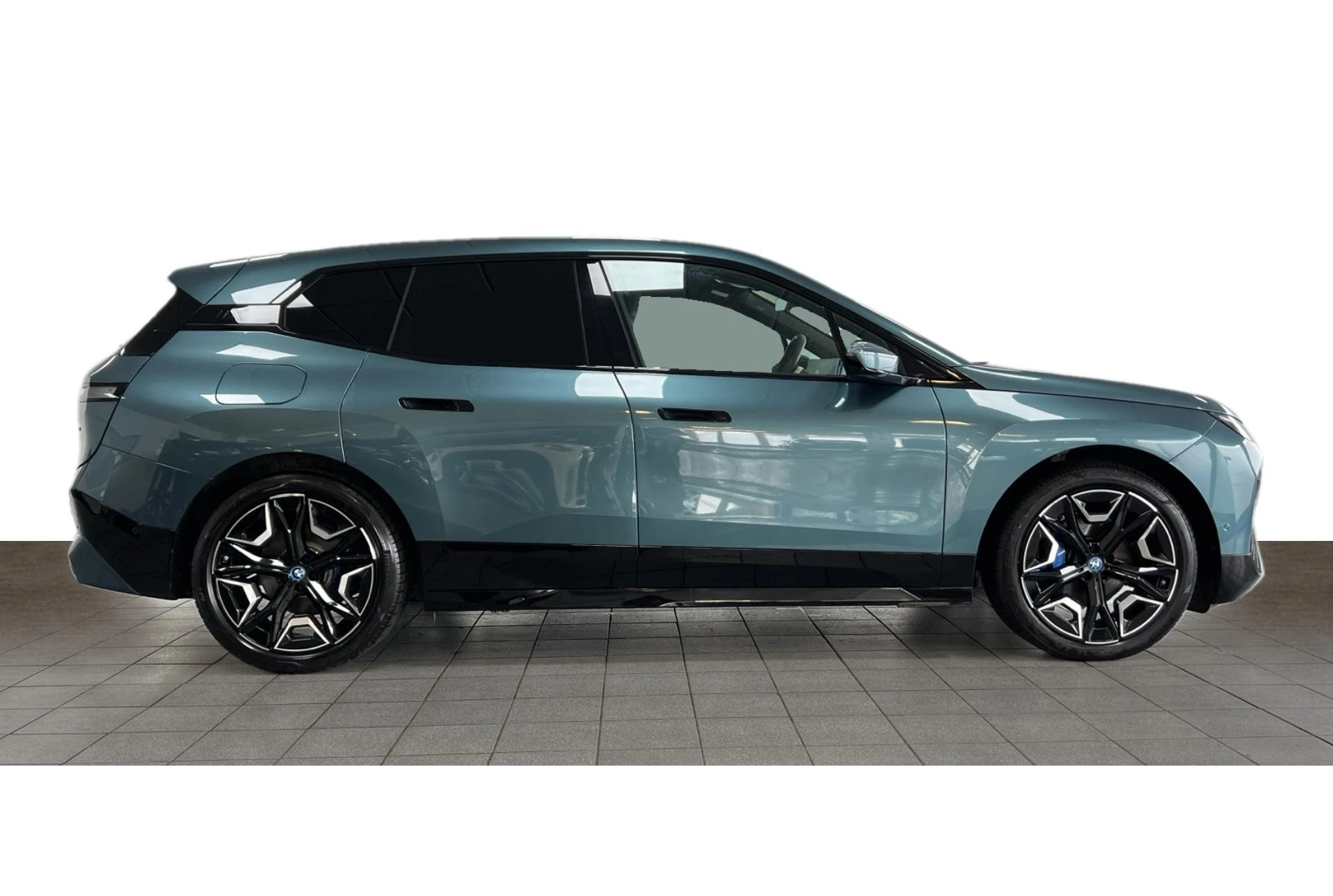 BMW iX, photo 3 of 6