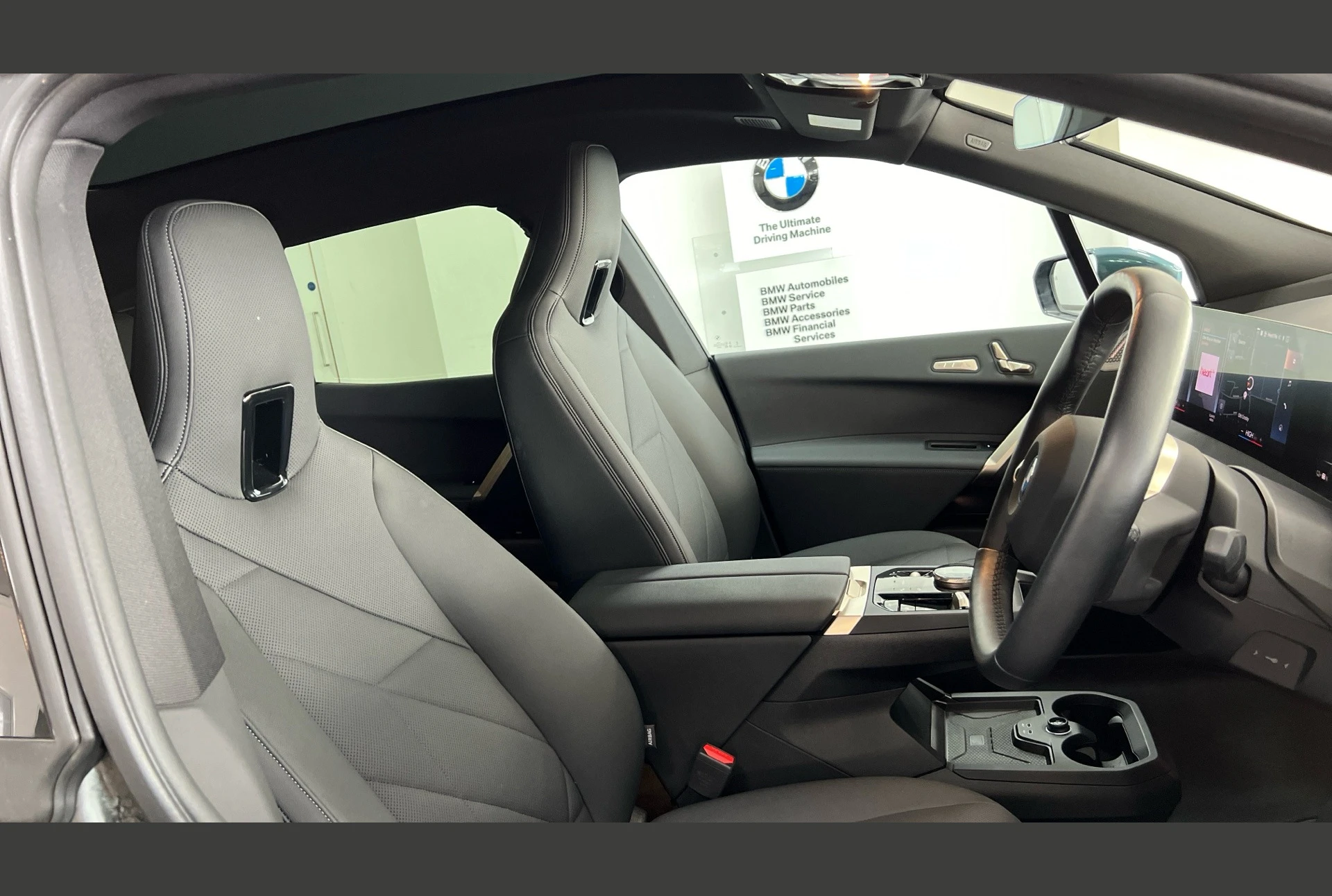BMW iX, photo 5 of 6