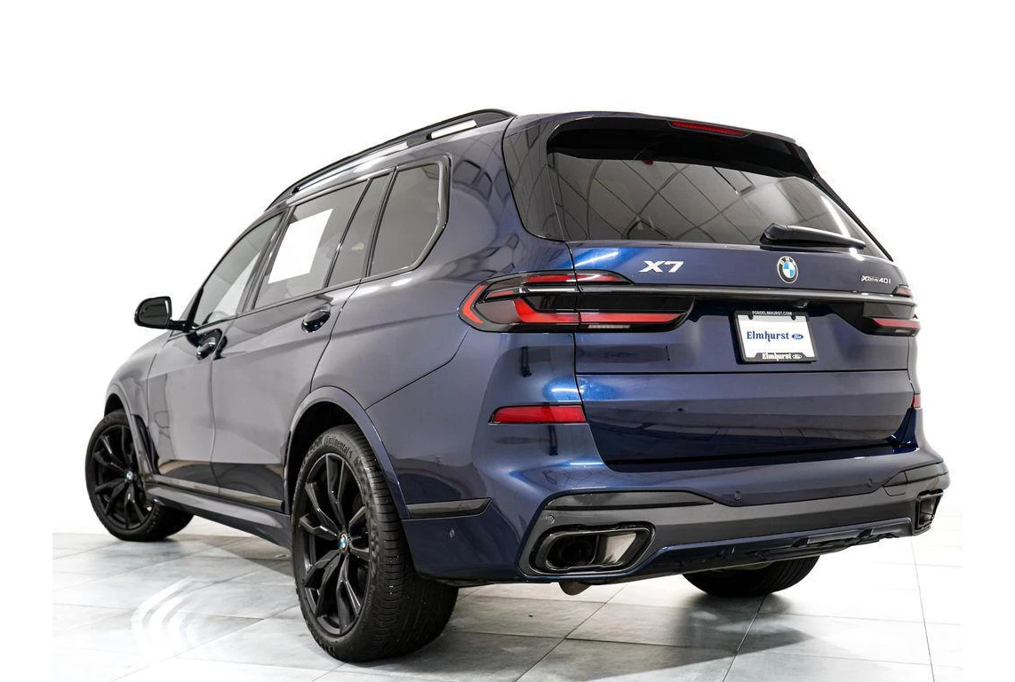 BMW X7, photo 2 of 6