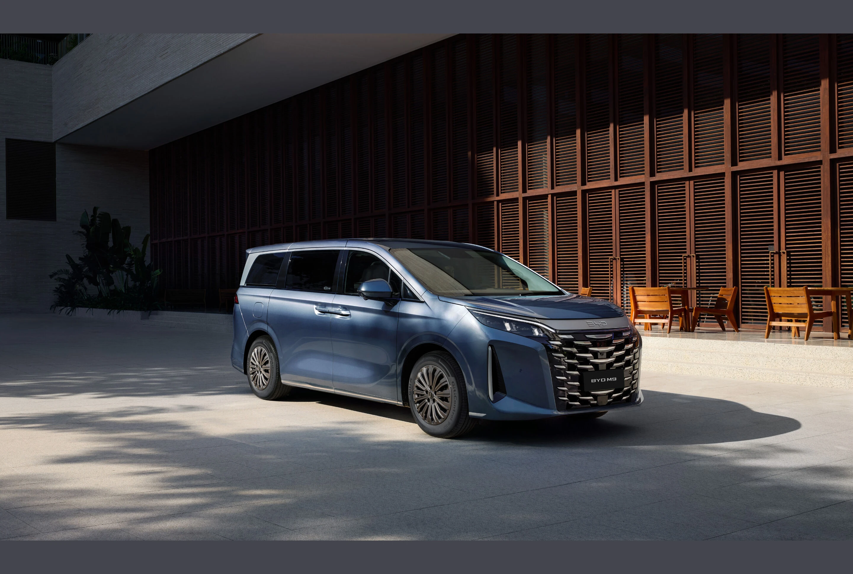 BYD M9