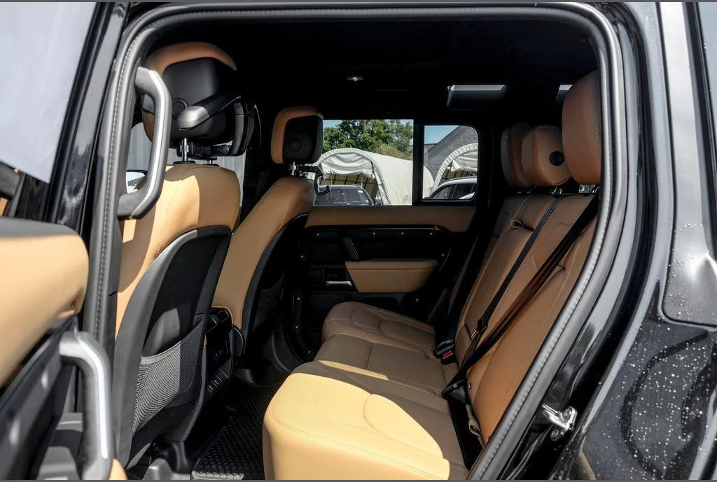 Defender 110, photo 6 of 6