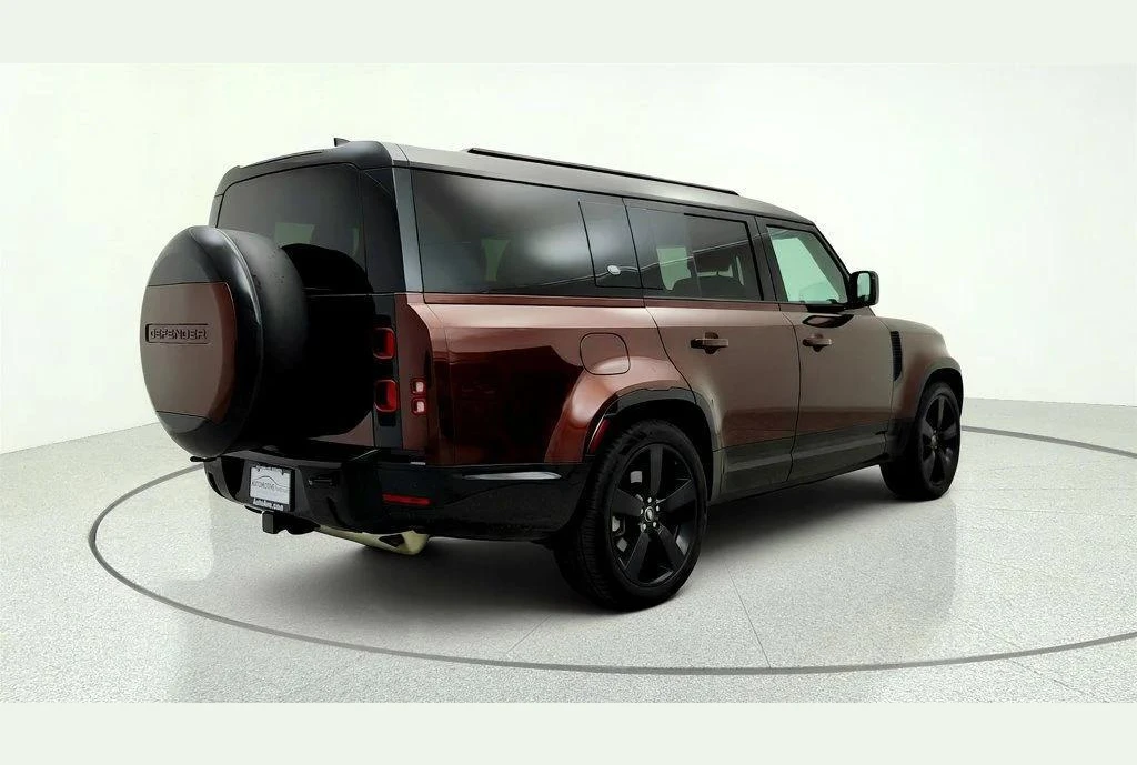 Defender 130, photo 2 of 6