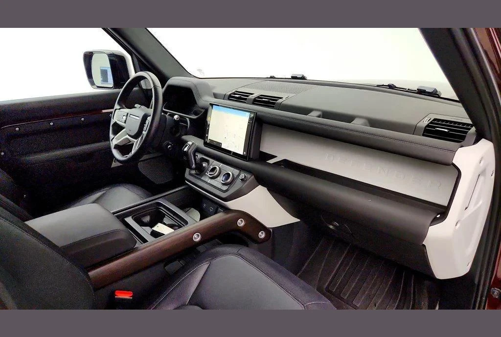 Defender 130, photo 4 of 6