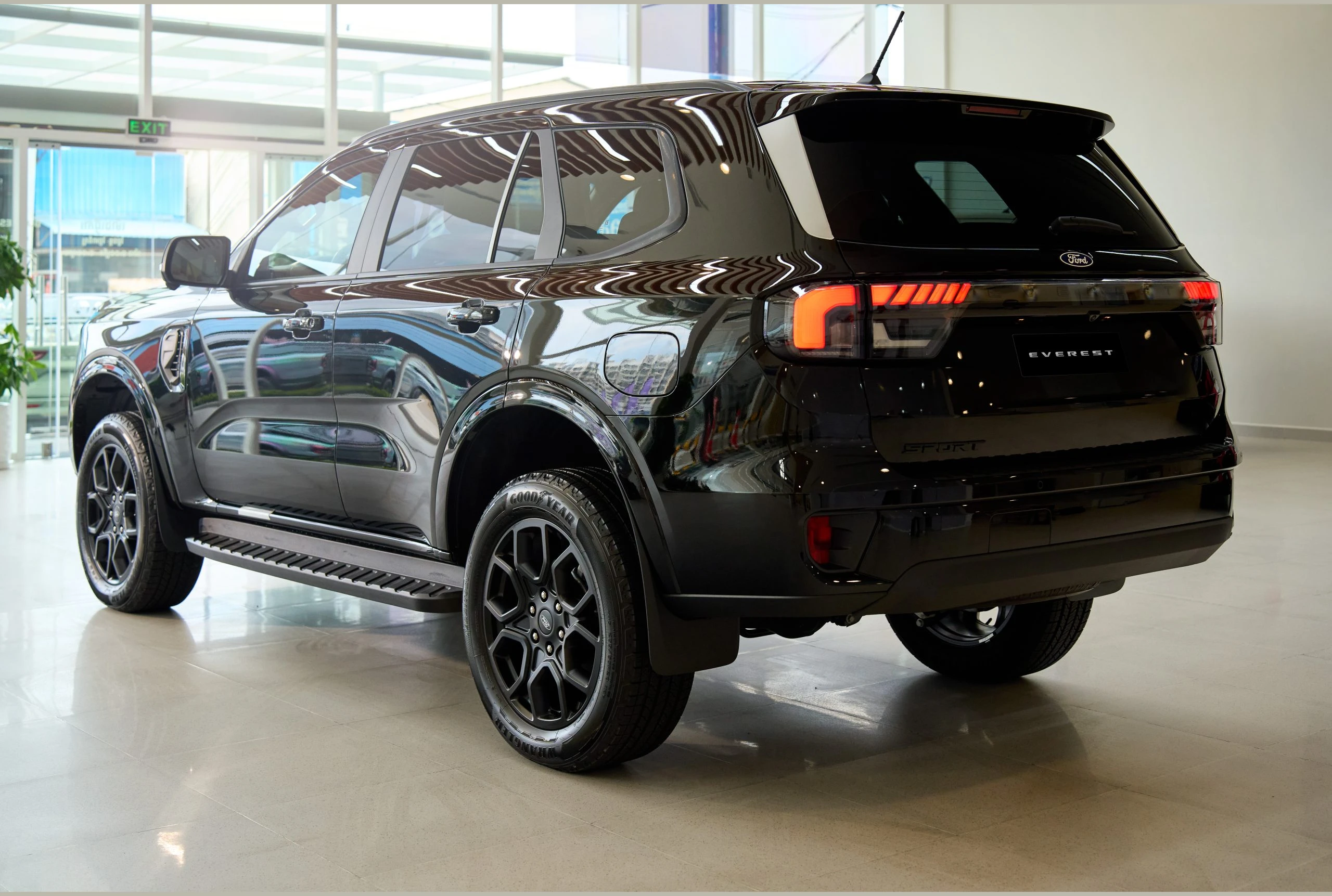 Ford Everest, photo 2 of 6