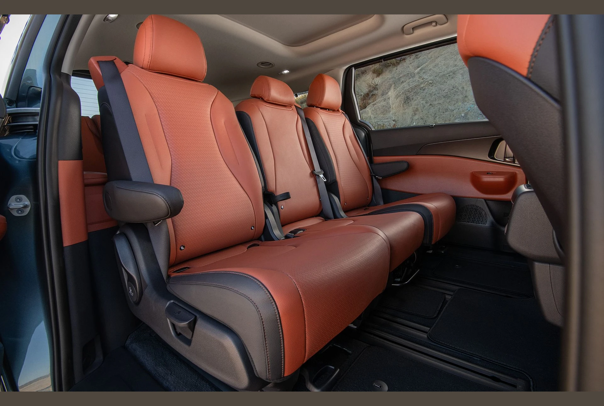 Kia Carnival, photo 6 of 6
