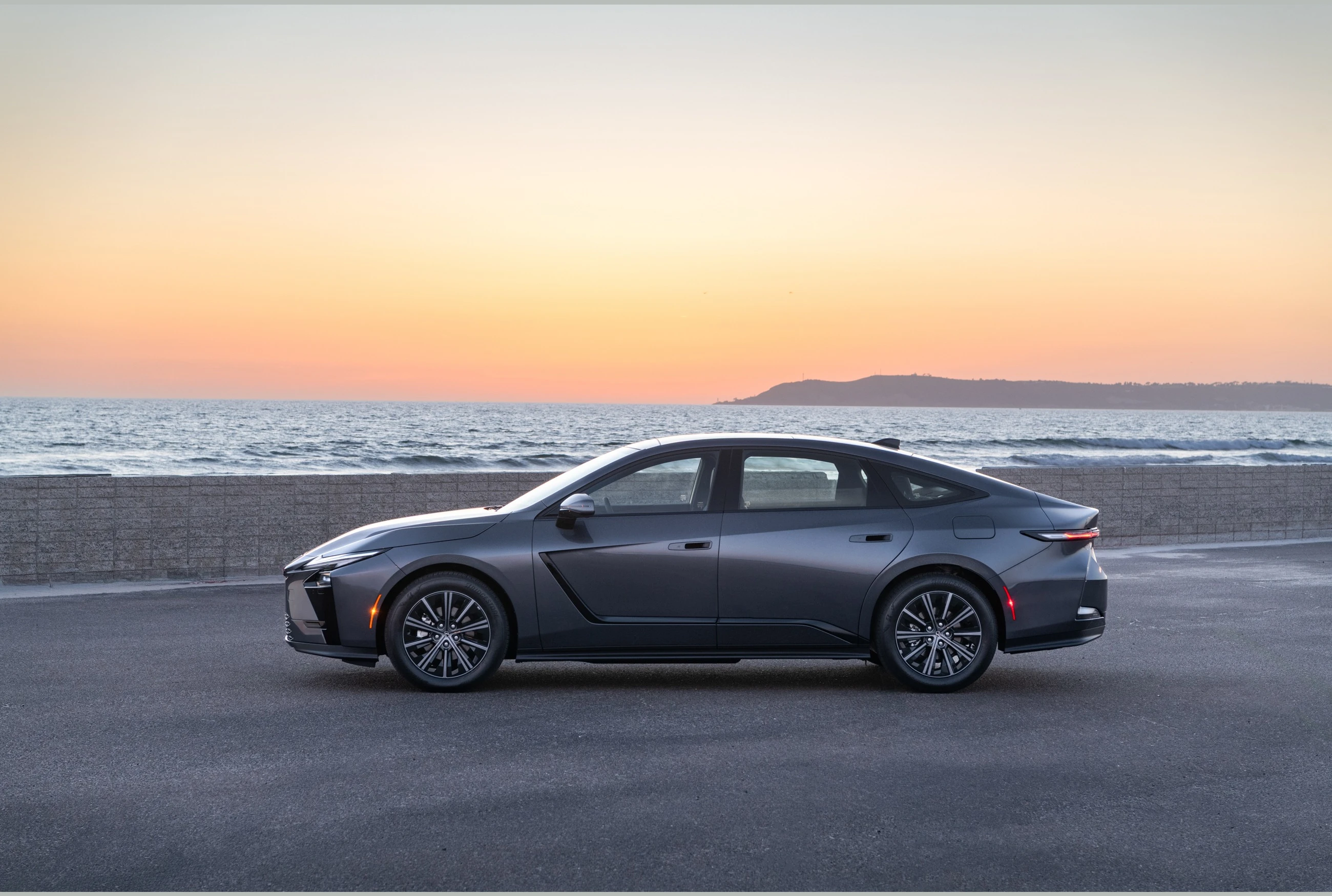 Lexus ES, photo 3 of 6