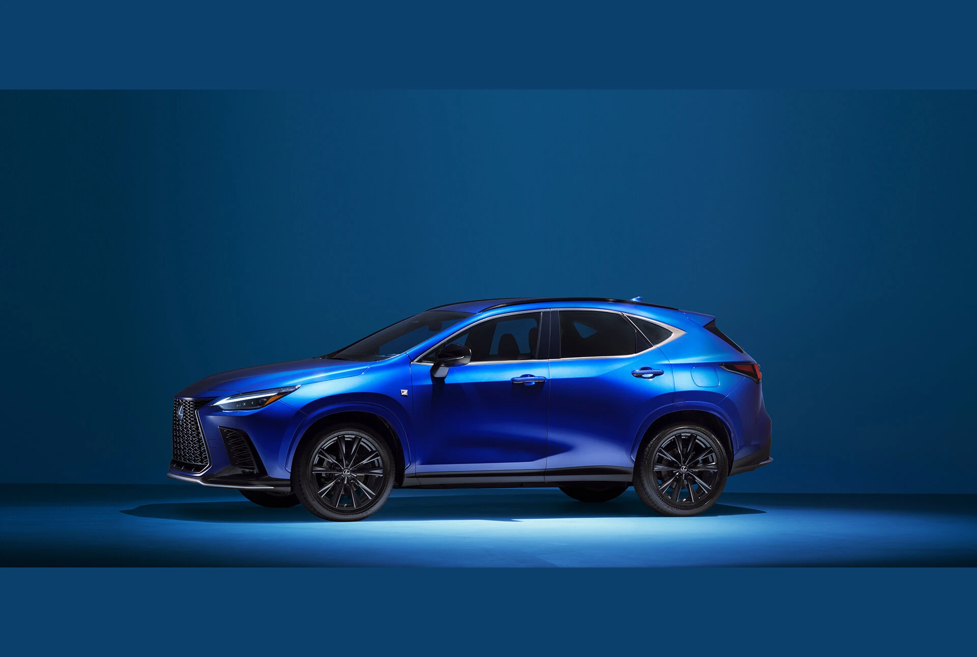 Lexus NX, photo 2 of 6