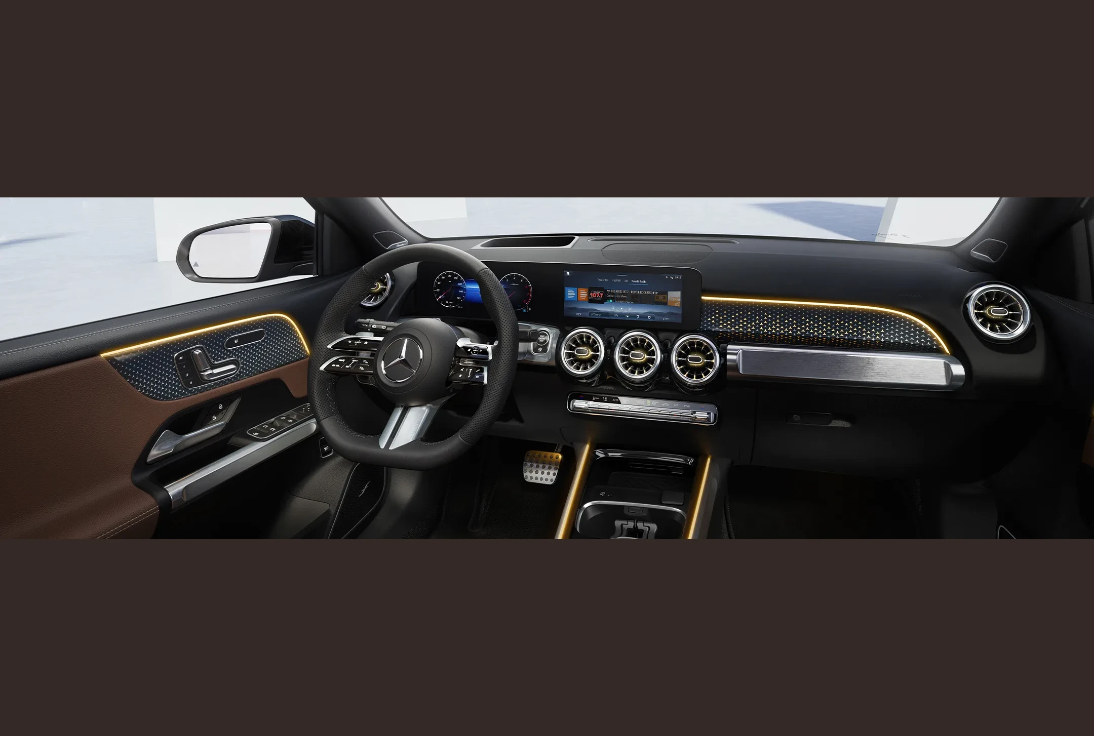 Mercedes-Benz GLB SUV, photo 2 of 6