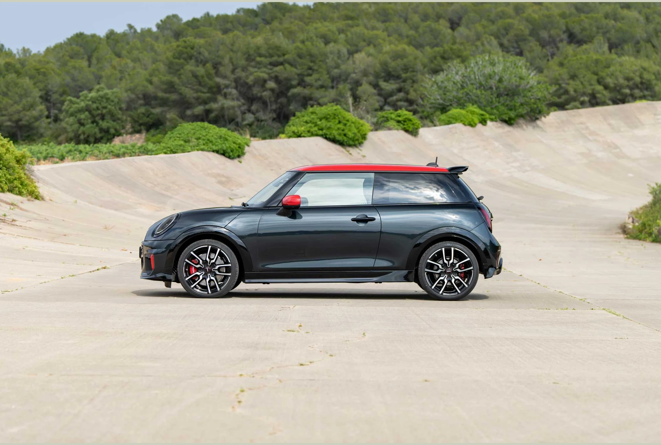 Mini JCW, photo 3 of 6