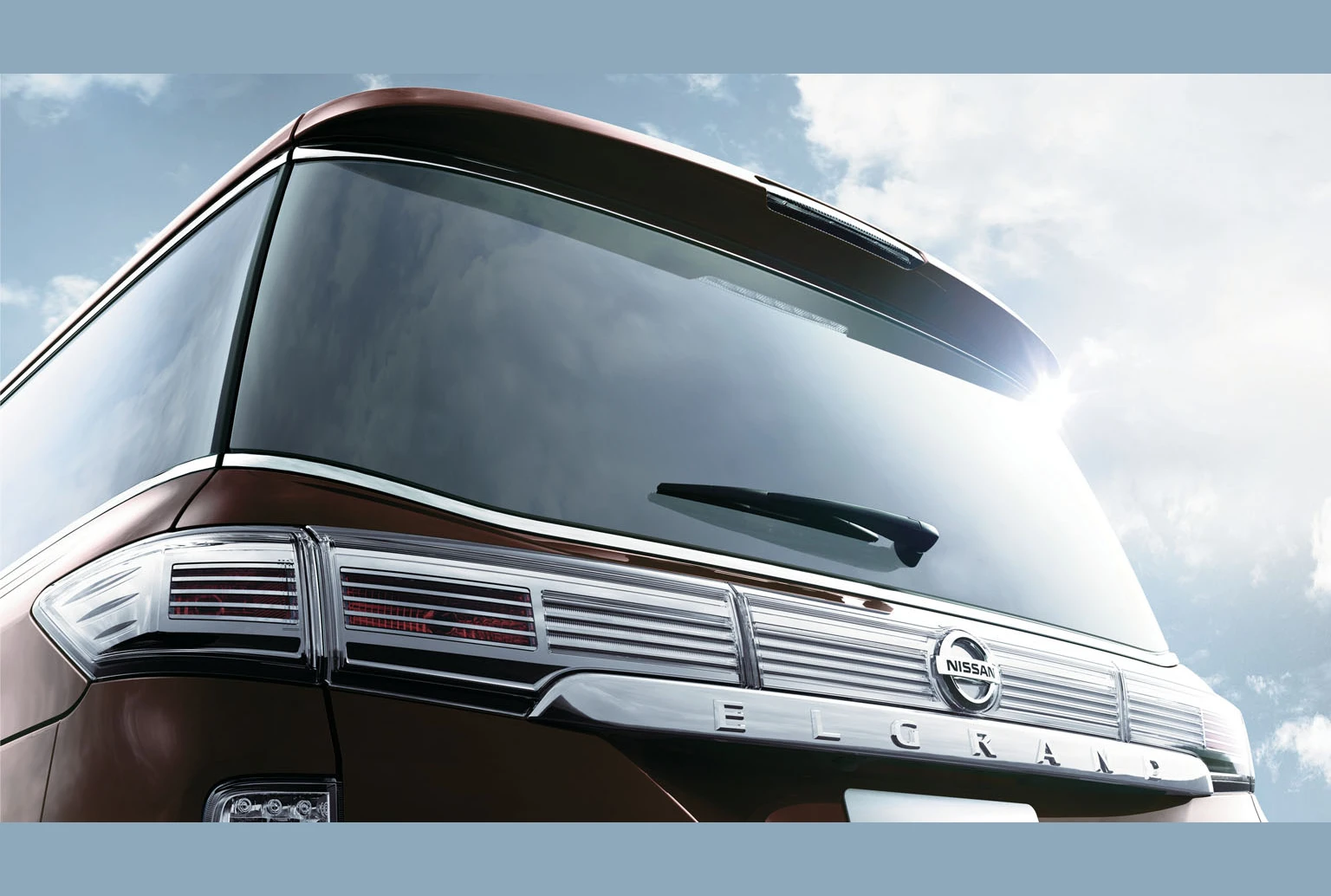 Nissan Elgrand, photo 2 of 6
