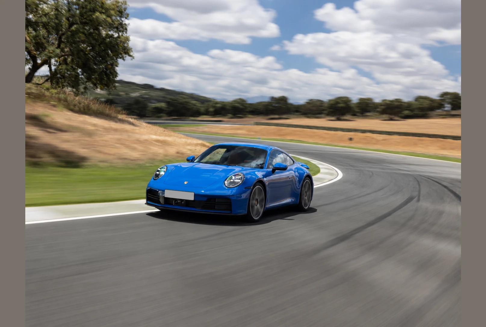Porsche 911, photo 2 of 6