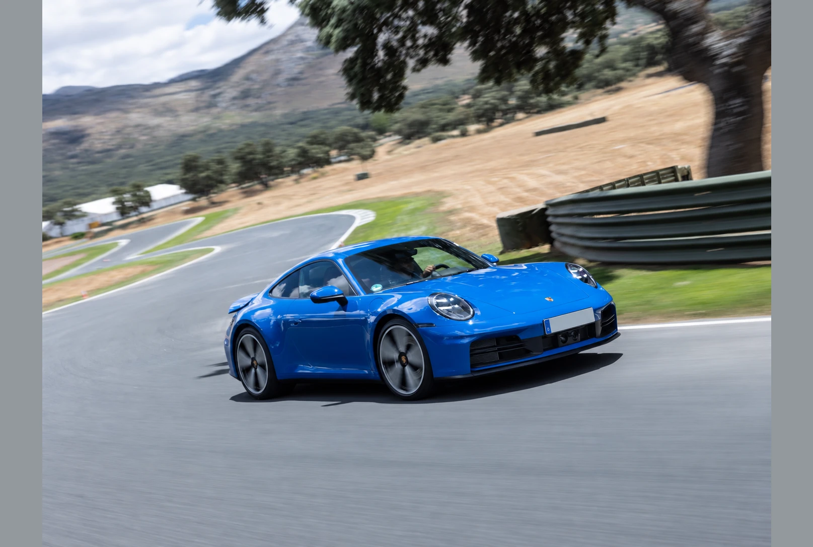 Porsche 911, photo 3 of 6