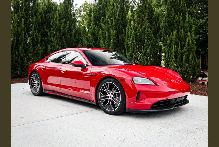 Porsche Taycan, photo 3 of 6