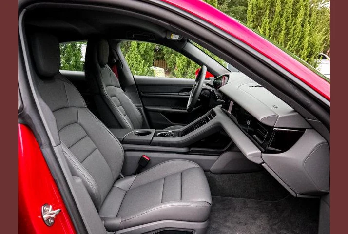 Porsche Taycan, photo 5 of 6