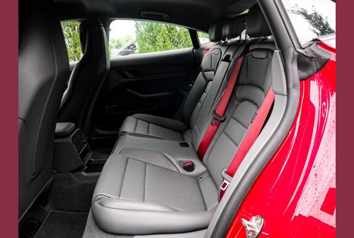 Porsche Taycan, photo 6 of 6