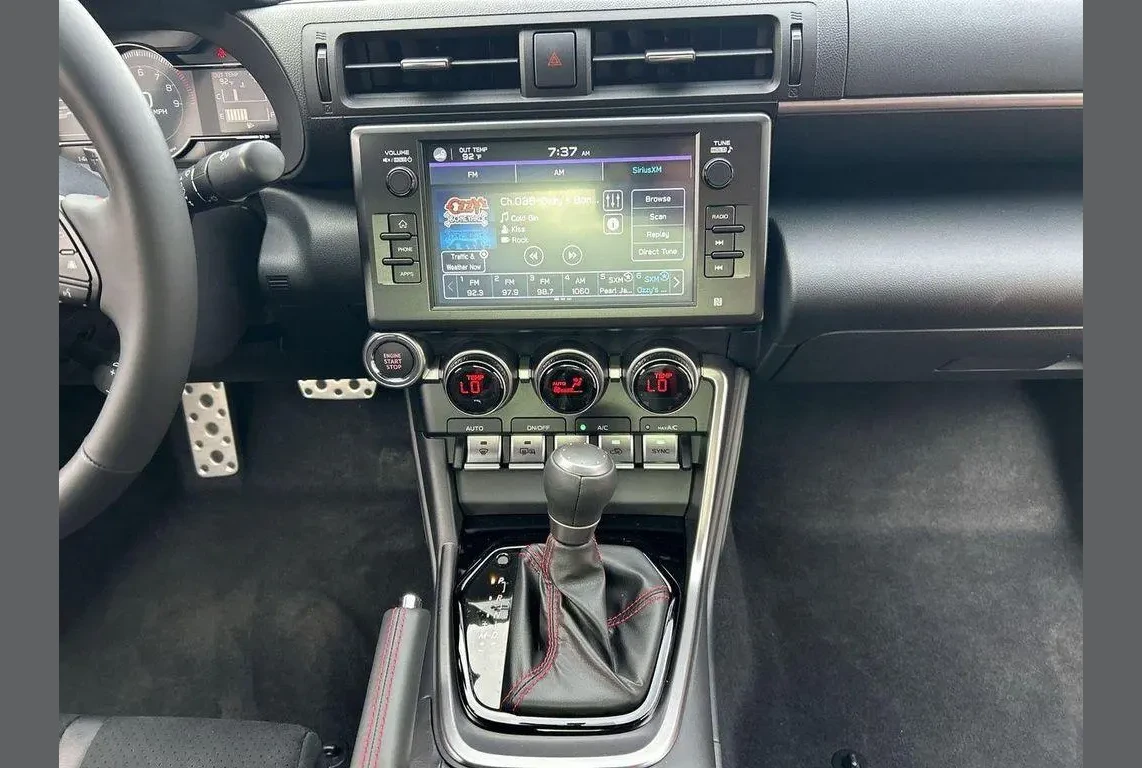 Subaru BRZ, photo 4 of 6