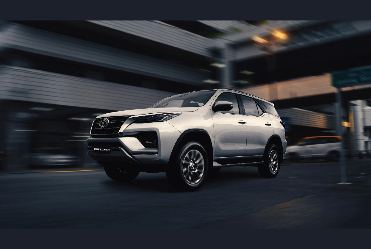 Toyota Fortuner, photo 3 of 6