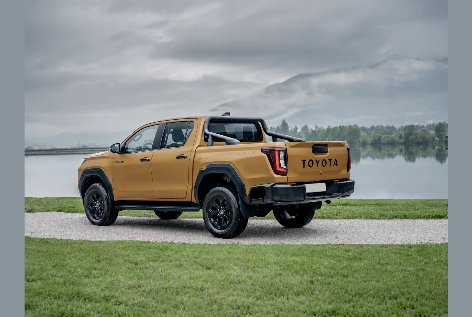 Toyota Hilux, photo 2 of 6