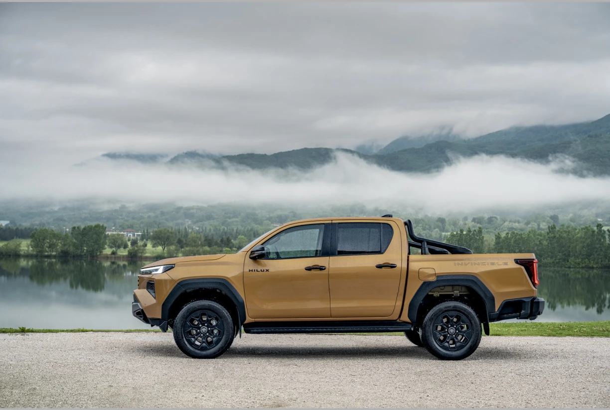Toyota Hilux, photo 3 of 6