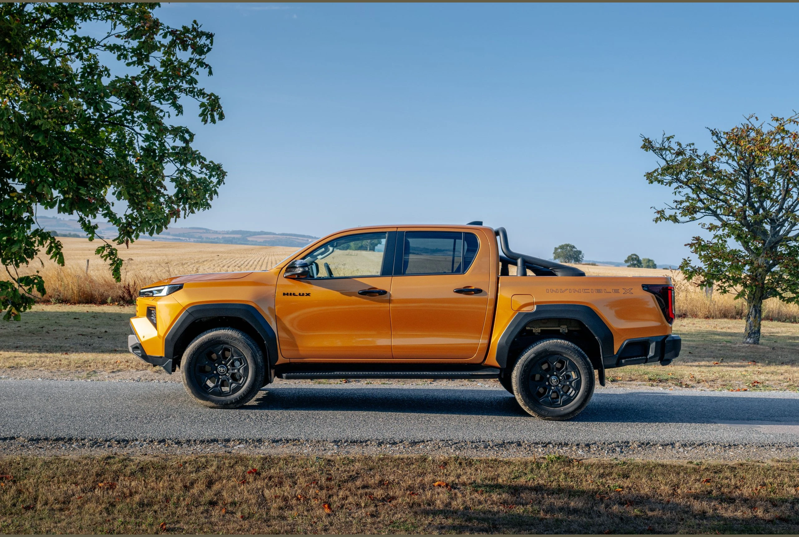Toyota Hilux, photo 3 of 6