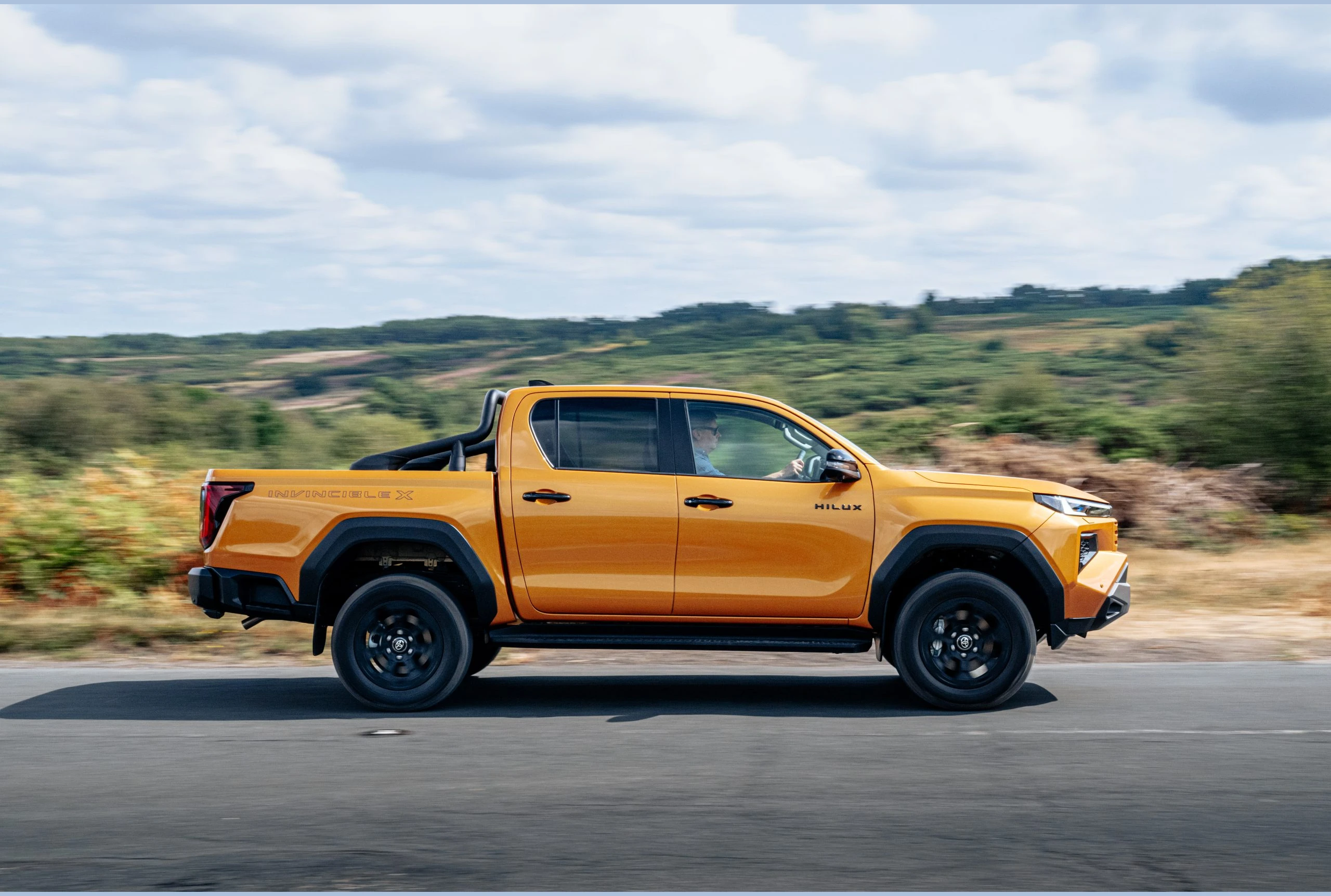 Toyota Hilux, photo 3 of 6