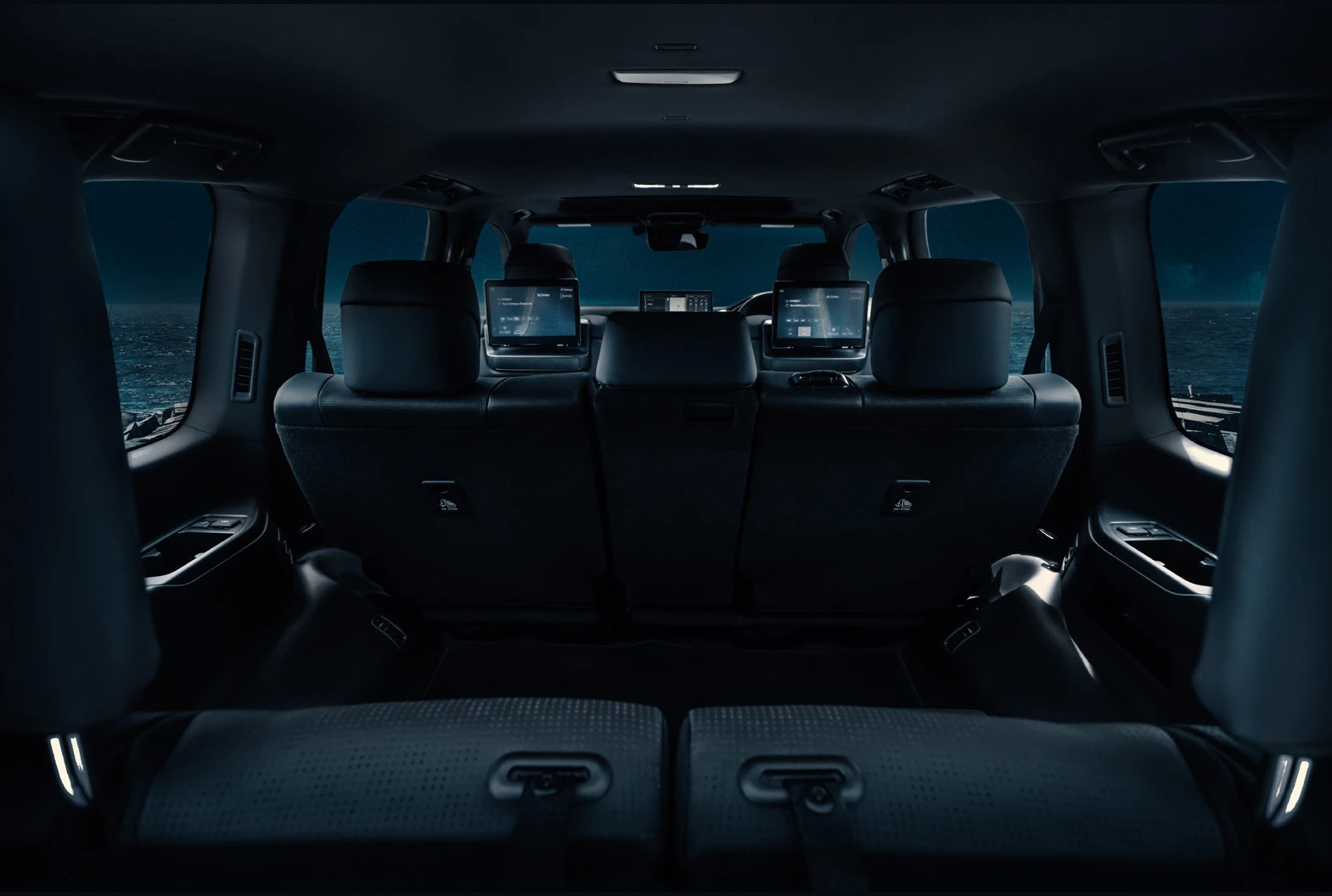 Toyota Land Cruiser 300, photo 6 of 6