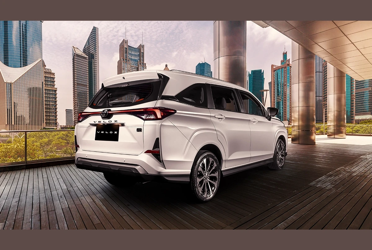 Toyota Veloz, photo 2 of 6