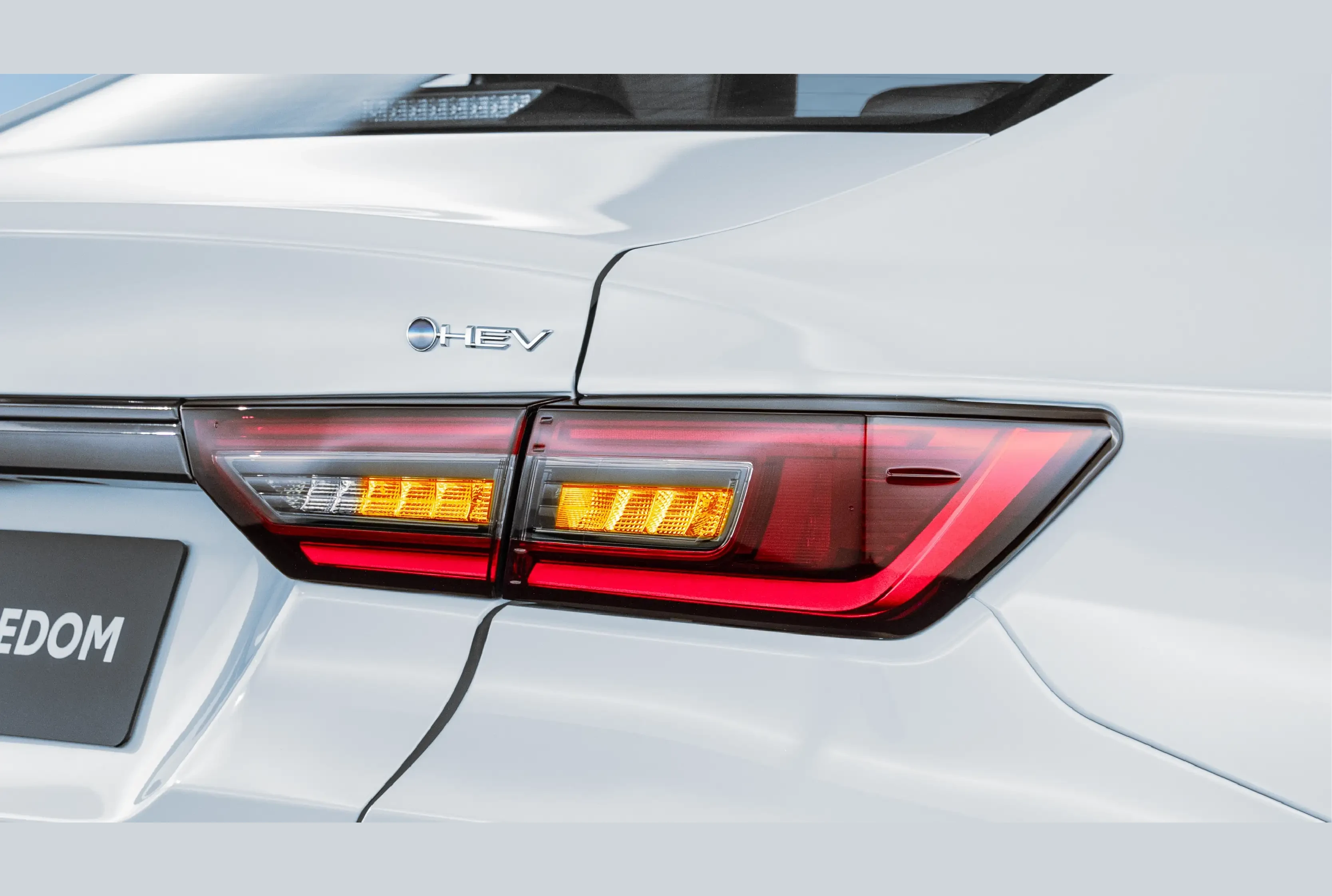 Toyota Vios HEV, photo 3 of 6