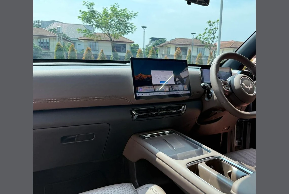 Wuling Eksion, photo 4 of 5